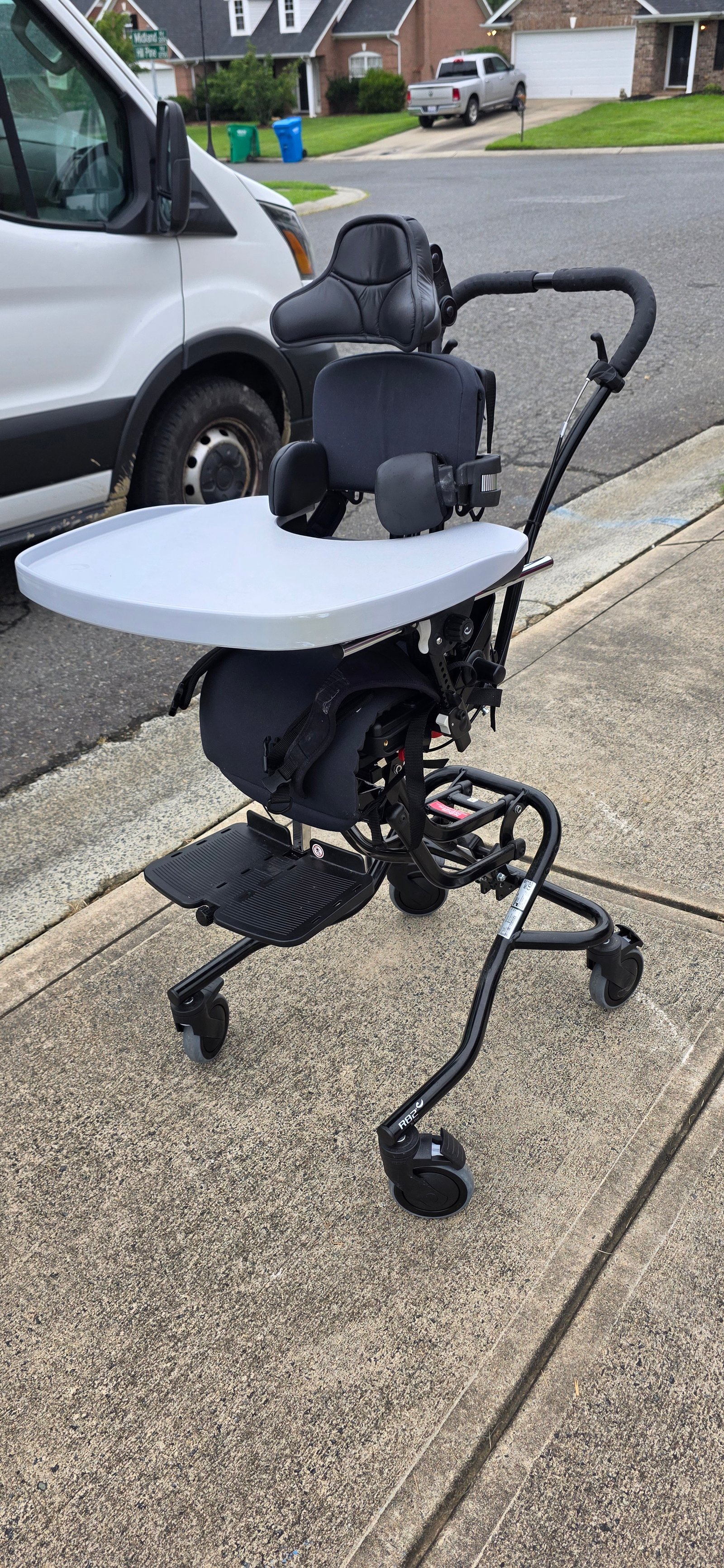 R82 size 1 with stroller attachments
